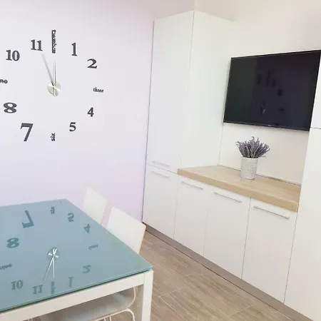 Flats4rent Viola Apartment *