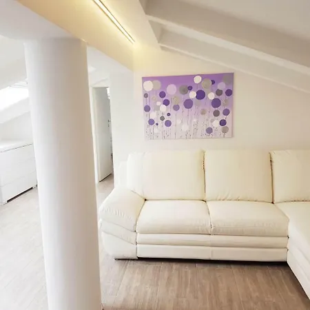 Flats4rent Viola